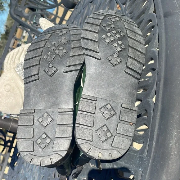 Green Slytherin Combat Boots - Picture 3 of 7